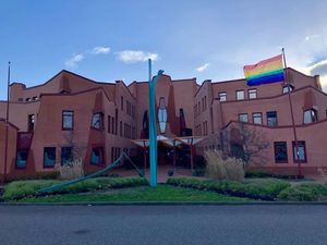 네덜란드 보르머르란트시는 2019년 1월 9일 내슈빌 선언의 네덜란드어 버전 발표 후 LGBT 커뮤니티와의 연대를 위해 무지개 깃발을 게양했다.