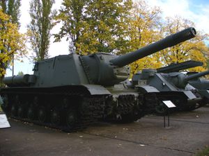 독일 베를린 칼스호르스트에 전시된 ISU-152.