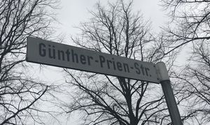 플뢴의 쇤베르크에 있는 도로 표지판