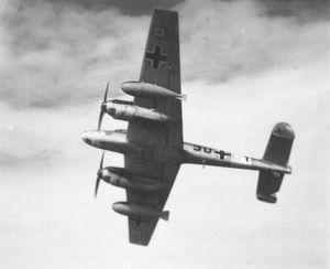 드물게 사용된 핀 안정식 900리터 보조 연료 탱크를 장착한 9./ZG 26의 Bf 110