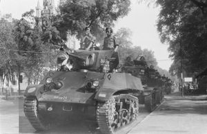 1946년 11월 케마요란바타비아에서 네덜란드 M3A3와 M3A1 부대