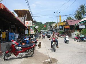 꼬따오의 주요 도로