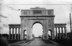 1960년대에 파괴된 1929년 폴란드 개선문