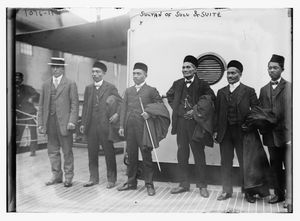 자말룰 키람 2세 술탄과 수행원, 베인 뉴스 서비스에서 발행