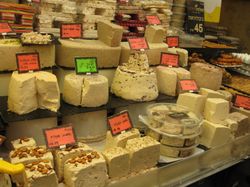 할바가 예루살렘 마하네 예후다 시장에서 판매되고 있다, 2010