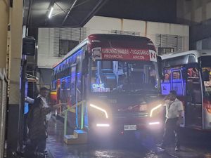 빅토리 라이너의 로열 클래스 출시가 인기를 끌면서 일부 침대 버스 노선이 매진되었다.