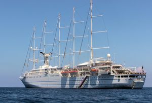 클럽 메드 2는 1992년 프랑스 르아브르에서 진수되었으며, 컴퓨터 제어 돛을 가진 5개의 돛대를 가진 유람선이다.