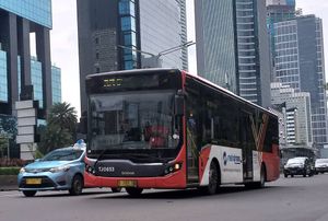 트란스자카르타 스카니아 K250UB, 차체는 락사나