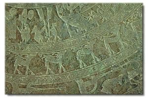 베트남 응우억 루 청동 북 표면의 이미지