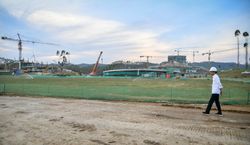 누산타라의 조코 위도도. 배경에 미래 대통령 궁이 보인다.