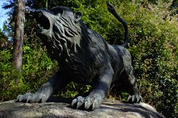 전설을 바탕으로 재현된 누에 상 (효고현 니시와키시 조메이지 사찰)