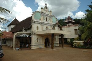 톰파몬 발리야 팔리(성 마리아 정교회). 서기 717년에 건립.