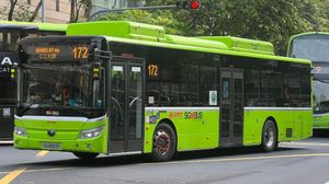 172번 노선에서 운행 중인 SMRT Yutong E12