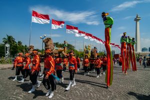 모나스에서 열린 문화 퍼레이드에서 사용된 인도네시아 국기