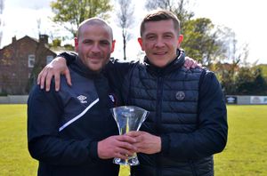 버나드 몰리(왼쪽)와 앤서니 존슨은 2015년 1월 공동 감독으로 임명되었다.