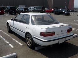 혼다 인테그라(4도어세단) 후측면