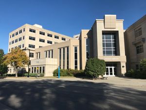 파고 시내에 있는 리처드 H. 배리 홀