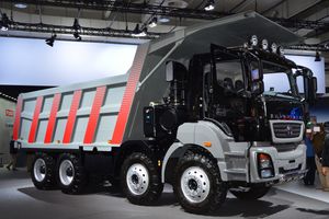 독일 하노버에서 열린 IAA 2014에서 전시된 바라트벤츠 덤프트럭