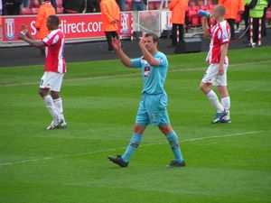 닐이 웨스트 햄에서 뛰는 모습