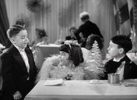 스위처(오른쪽)가 1938년 우리의 갱단 포리스에서 "알팔파"로 출연, 동료 우리의 갱단 출연진 조지 "스팽키" 맥팔랜드 및 달라 후드