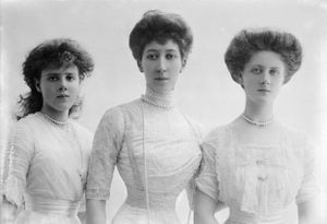 루이즈와 딸들, 모드와 알렉산드라, 1911