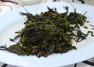 C. olitorius의 데친 잎 (Bai po)