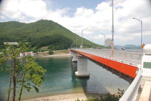 한산도와 추봉도를 잇는 추봉교