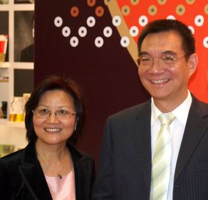 린이푸와 그의 아내가 2009년 프랑크푸르트 도서전에서