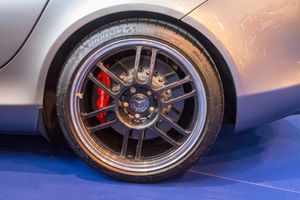 SLR에 사용된 탄소-세라믹 브레이크