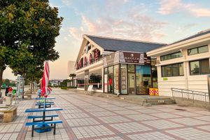 S88 정저우-시샤 고속도로변의 휴게소