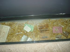 오브차라 기념관에 전시된 희생자들의 문서와 개인 소지품