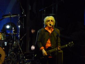 2009년 10월, 해머스미스 아폴로에서 재결합 공연을 하는 헌터