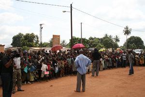 방기 현지 학교의 사람들