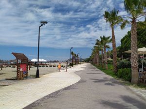 골렘 해변 산책로