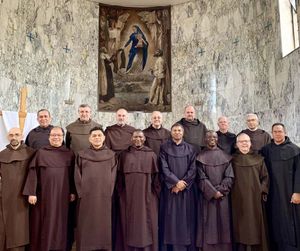 고대 관습의 가르멜회(OCarm)와 맨발 가르멜회(OCD) 총회의 모습