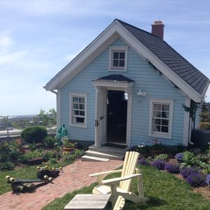 서도호, Fallen Star, 2012. 캘리포니아 대학교 샌디에이고.