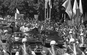 동독 지도자 에리히 호네커와 함께 있는 기에레크