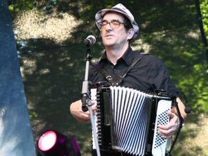 2007년 밴드에 합류한 필 무디