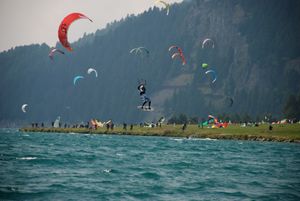 실바플래나 호수에서 카이트서핑