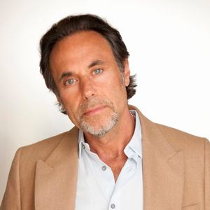 프로듀서 조나단 엘리아스는 앤더슨과 함께 세션 뮤지션을 기용하여 릭 웨이크먼과 하우의 파트를 수정하거나 대체했다.