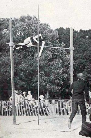 1900년 하계 올림픽에서 장대높이뛰기를 하는 어빙 백스터