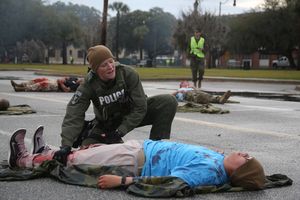 2015년 2월 사우스캐롤라이나주 파리스 아일랜드에서 열린 해병대 훈련에서의 에스트렐라-카드렉