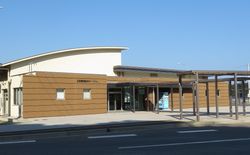 히타카쓰항 국내선 여객터미널 전경