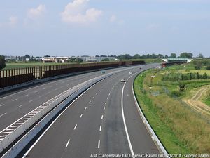 이탈리아, 밀라노 외곽 동부 순환도로인 Autostrada A58.
