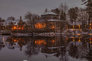 1901년에 지어진 셸던 도서관. 현재 학교 입학처로 사용되고 있다.