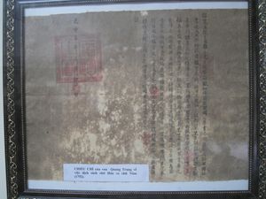 1790년 광중(Quang Trung)의 고전 중국 텍스트를 베트남 문자(쯔놈)로 번역하라는 왕의 칙령