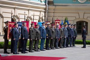 2019년 5월 우크라이나 군 수뇌부와 함께 있는 볼로디미르 젤렌스키 대통령