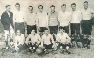 1922년 산탄데르 라싱 클럽 선수단. 프레드 펜틀랜드 (왼쪽 첫 번째)는 올해 팀의 코치였다.