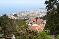 마데이라 자치 지역의 지역 수도인 푼샬