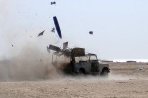 Boot Banger 수중 폭탄이 모의 폭탄을 파괴하는 모습